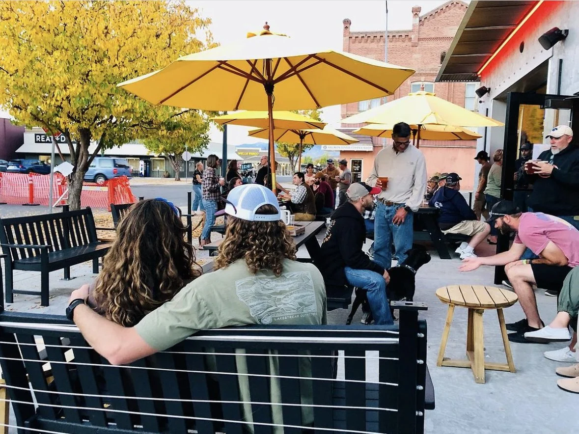 Outdoor patio at Highlander Beer in Salmon